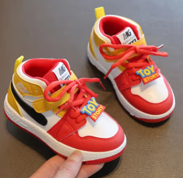Children's sports shoes 2023 spring boys' leisure board shoes high top non-slip girls' basketball shoes soft soled baby shoes